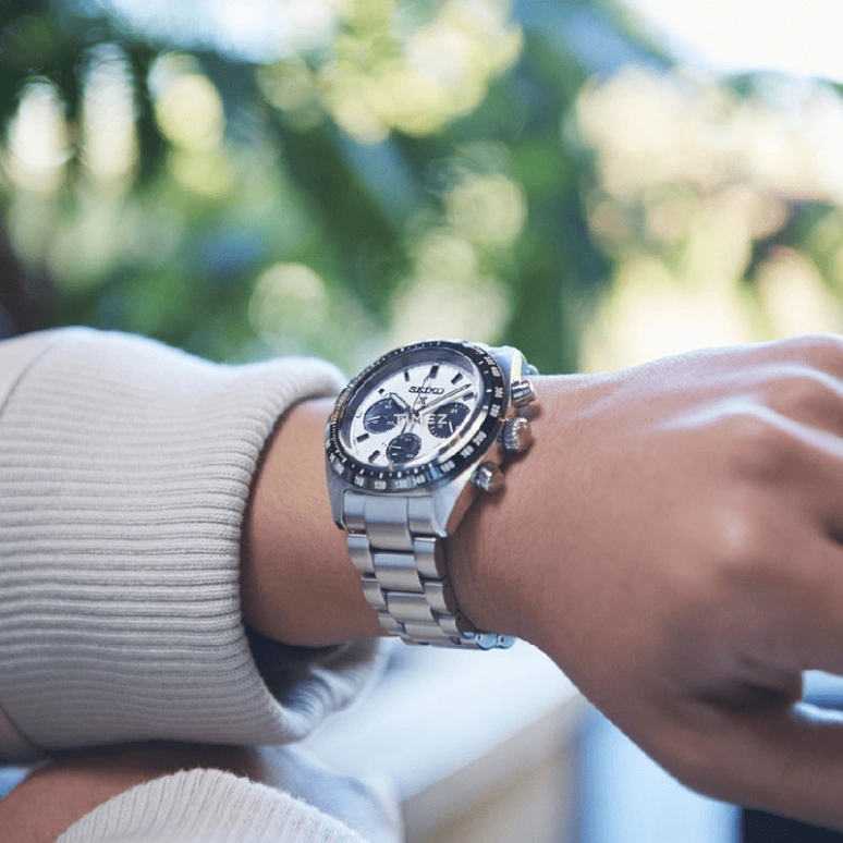 Seiko,Prospex 39mm,39mm,Stainless Steel,White,Quartz,Chronograph,Day,Solar Charging,SSC813P1