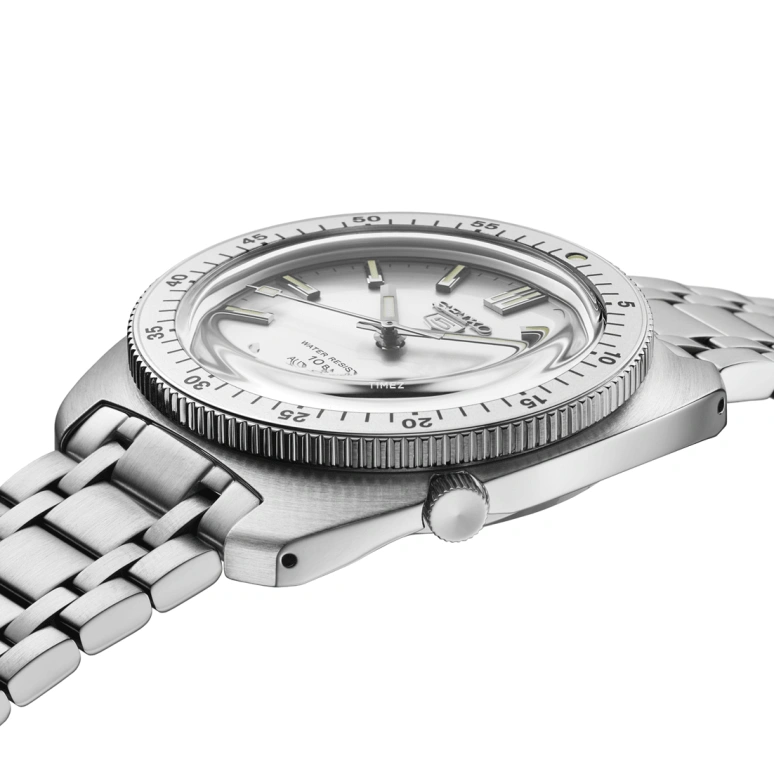 Seiko,5 Sports 44.70x38.20mm,44.70x38.20mm,Stainless Steel,Silver,Automatic,Date,Day,Anti-magnetic,SBSA311