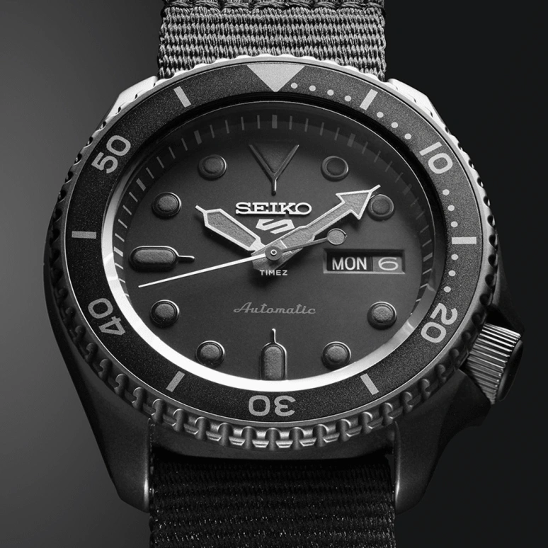 Seiko,5 Sports 42.50mm,42.50mm,Stainless Steel,Black,Automatic,Date,Day,SRPD79