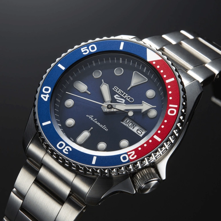 Seiko,5 Sports 42.50mm,42.50mm,Stainless Steel,Blue,Automatic,Date,Day,SRPD53