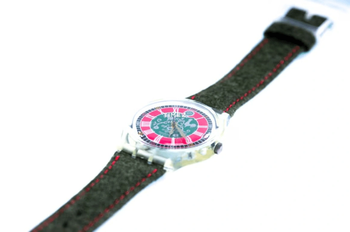 Swatch,Other 34mm,34mm,Plastic,Pink Red,Green,Quartz,Sapphire,Crystal Glass,Tonneau,GK167