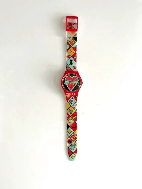 Swatch,Other 34mm,34mm,Plastic,Black,Red,Quartz,Sapphire,Crystal Glass,Tonneau,GR118