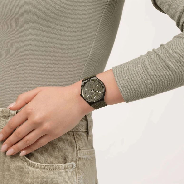 Swatch,SKIN 42mm,42mm,Stainless Steel,Dark Green,Quartz,Round,Black,SS07B115