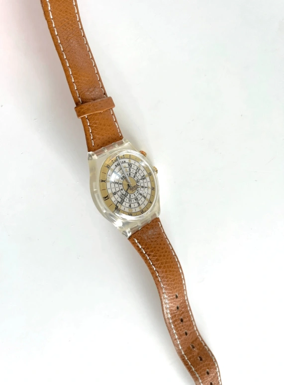 Swatch,Other 34mm,34mm,Plastic,Beige,White,Quartz,Sapphire,Crystal Glass,Round,GK901