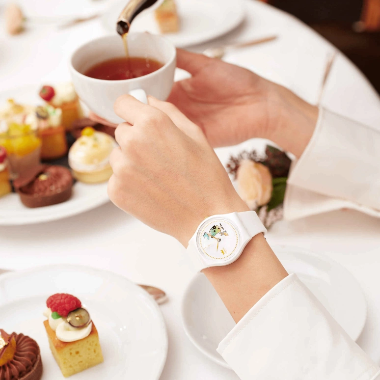Swatch,Other 34mm,34mm,Plastic,White,Sapphire,Crystal Glass,GZ711