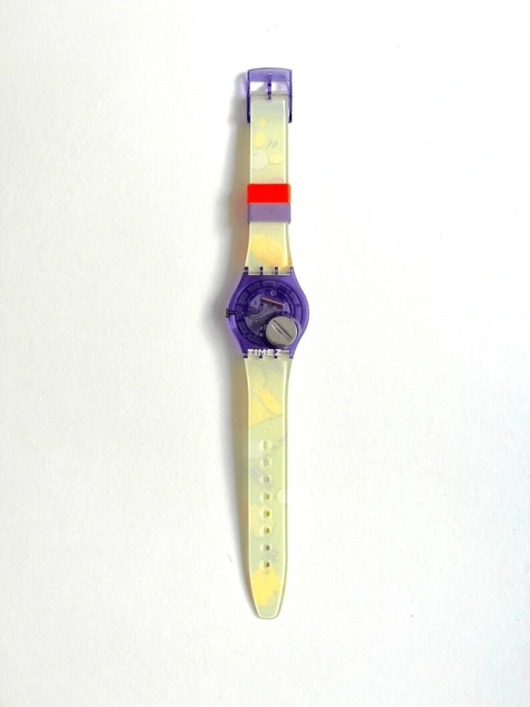 Swatch,Other 34mm,34mm,Plastic,Multi-Color,Quartz,Sapphire,Crystal Glass,Tonneau,GV107