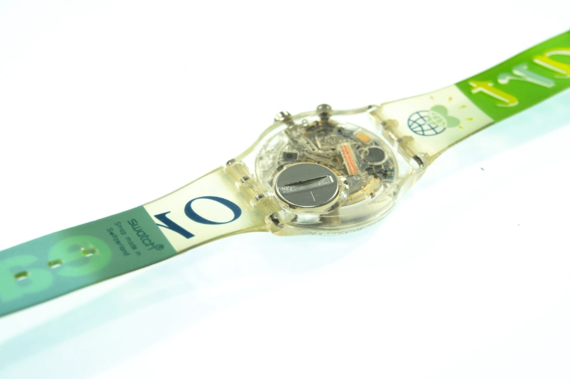 Swatch,Other 34mm,34mm,Plastic,Yellow,Quartz,Sapphire,Crystal Glass,Tonneau,GK900