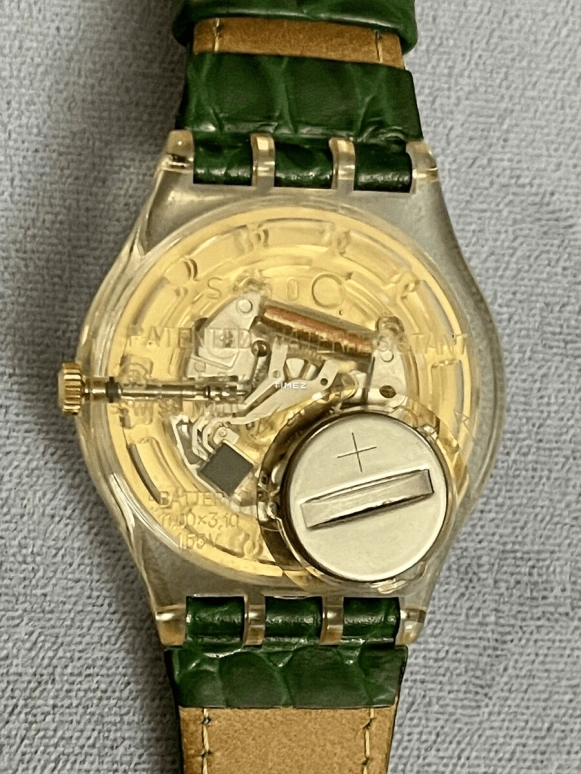 Swatch,Other 34mm,34mm,Plastic,Black,Cream,Quartz,Sapphire,Crystal Glass,Tonneau,GP110