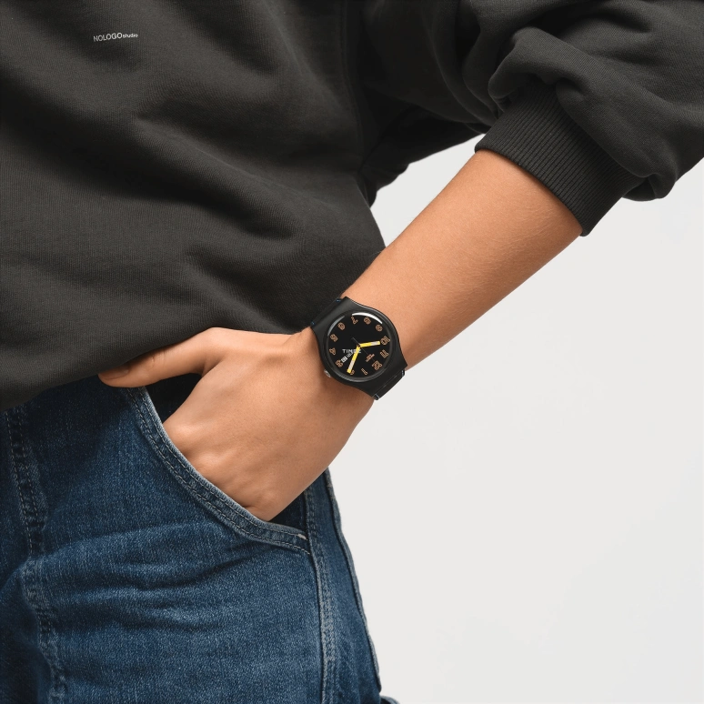 Swatch,Other 41mm,41mm,Bio-sourced,Black,Quartz,Date,Day,SO29B707