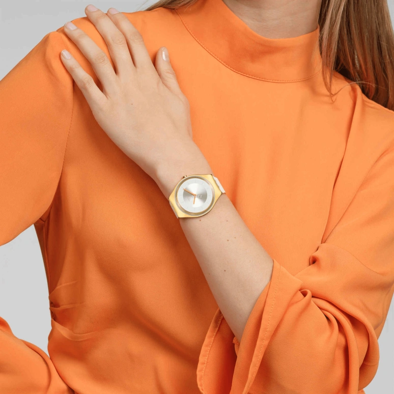 Swatch,Swatch Essentials 38mm,38mm,Stainless Steel,White,Silver,Quartz,Sapphire,Crystal Glass,Tonneau,SYXG128
