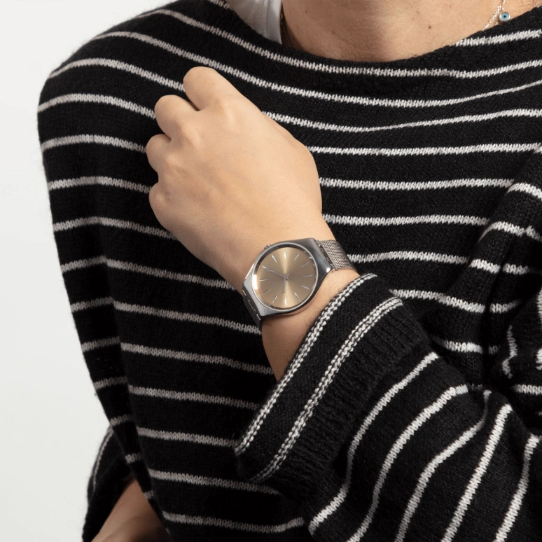 Swatch,SKIN 38mm,38mm,Sapphire,Crystal Glass,SYXS133M