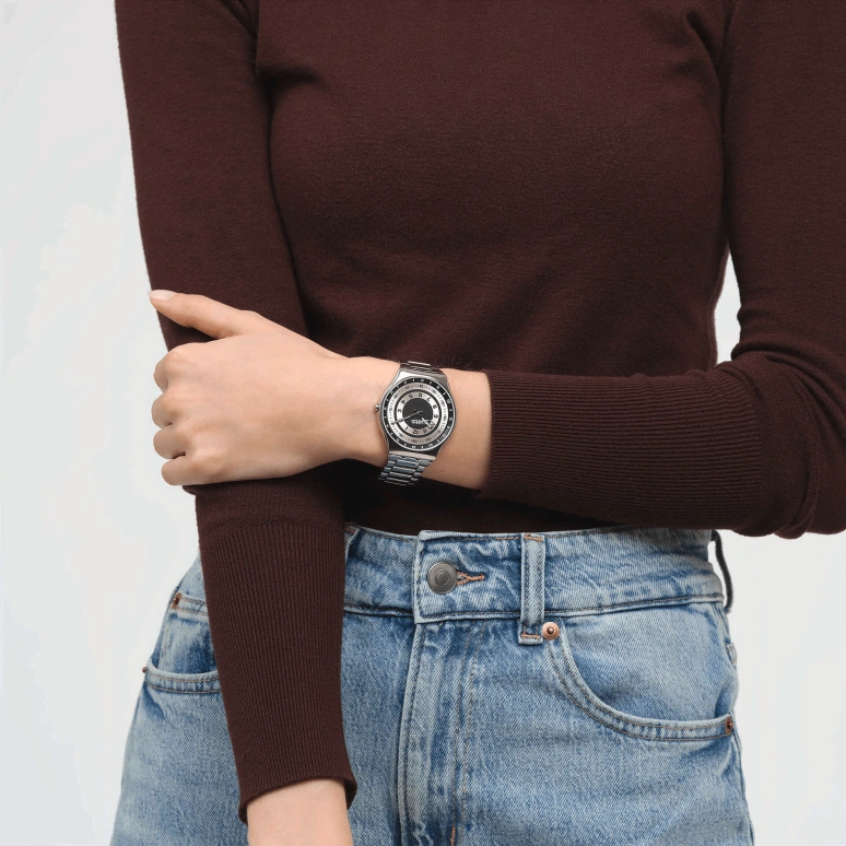 Swatch,Other 42mm,42mm,Stainless Steel,Silver,Black,Quartz,Sapphire,Crystal Glass,Round,SS07S121G