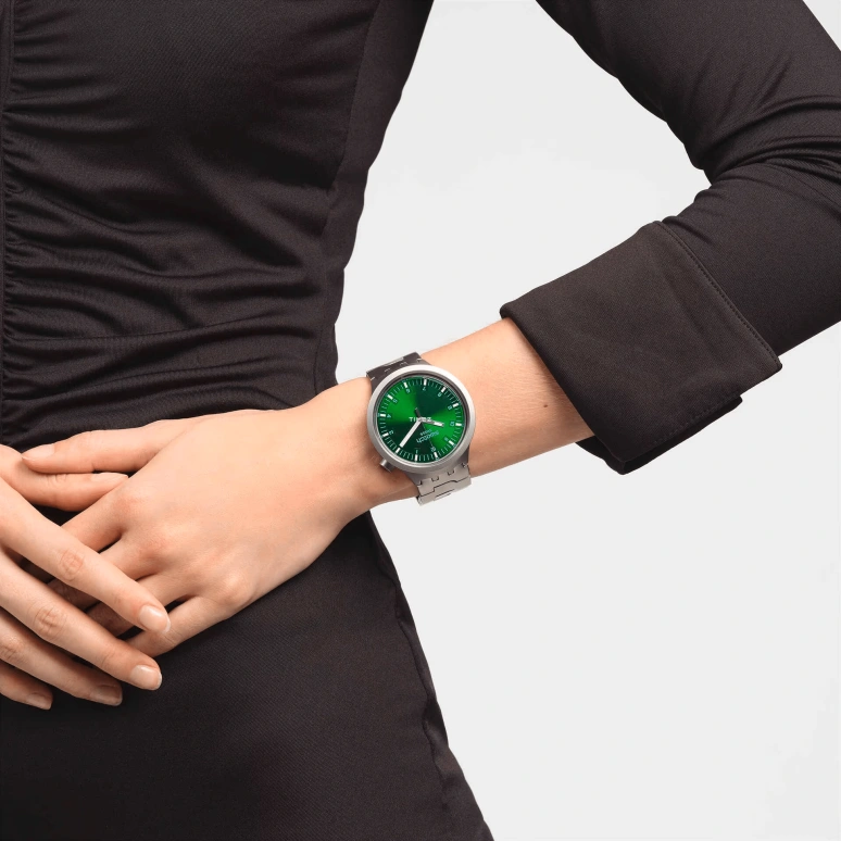 Swatch,Other 47mm,47mm,Stainless Steel,Green,Quartz,Sapphire,Crystal Glass,Round,SB07S101G
