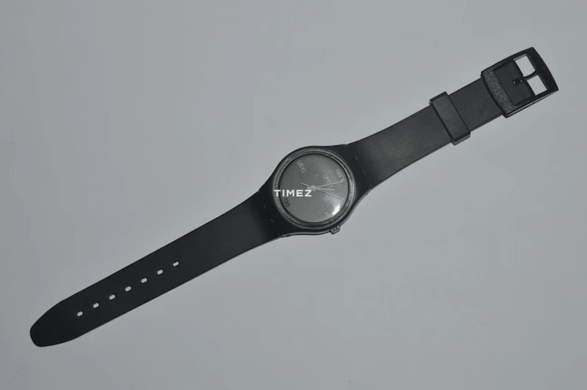 Swatch,Other 34mm,34mm,Plastic,Black,Quartz,Crystal Glass,Sapphire,Tonneau,GA100