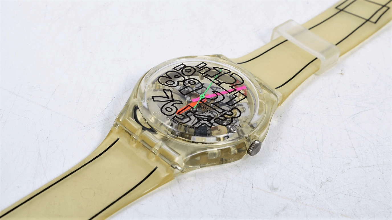Swatch,Other 34mm,34mm,Plastic,Transparent,Quartz,Sapphire,Crystal Glass,Tonneau,GZ124