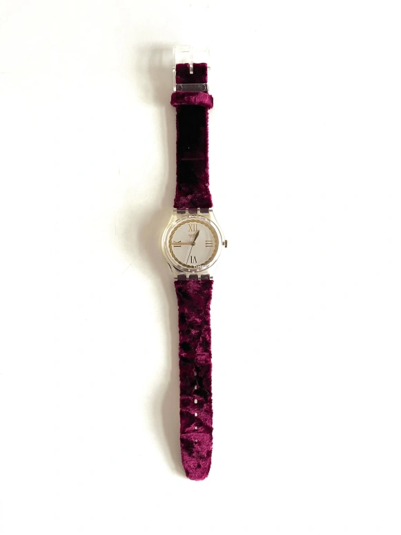 Swatch,Other 34mm,34mm,Plastic,Cream,Quartz,Sapphire,Crystal Glass,Tonneau,GK203