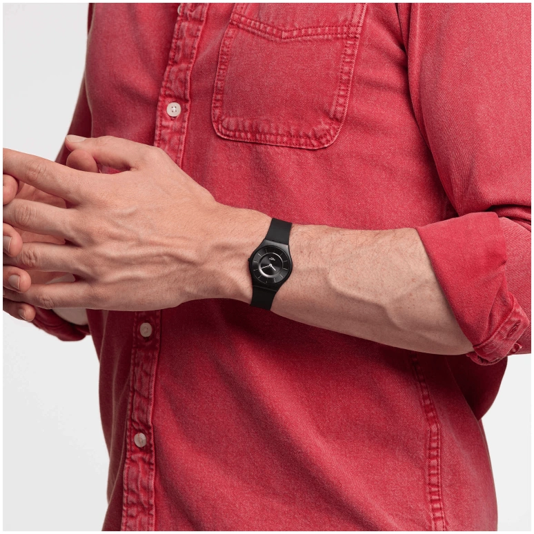 Swatch,SKIN 34mm,34mm,Bioceramic,Black,Quartz,Round,SS08B100
