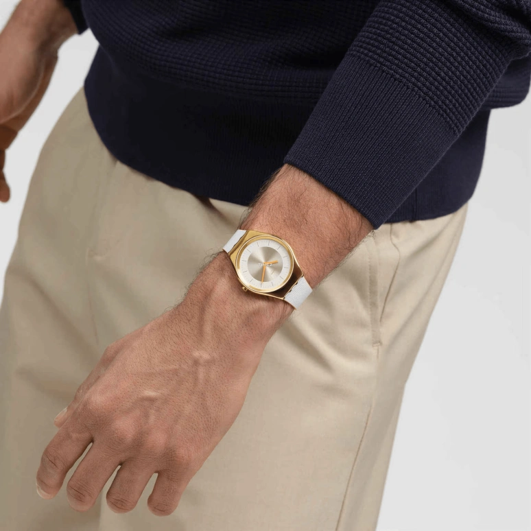 Swatch,Swatch Essentials 38mm,38mm,Stainless Steel,White,Silver,Quartz,Sapphire,Crystal Glass,Tonneau,SYXG128