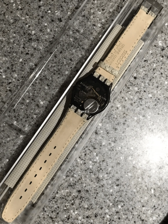 Swatch,Other 34mm,34mm,Plastic,Silver,Grey,Quartz,Sapphire,Crystal Glass,Tonneau,GM125
