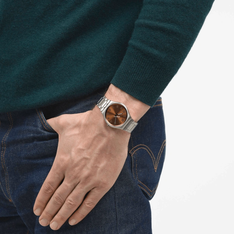 Swatch,Other 42mm,42mm,Stainless Steel,Brown,Quartz,Sapphire,Crystal Glass,Round,SS07S122G