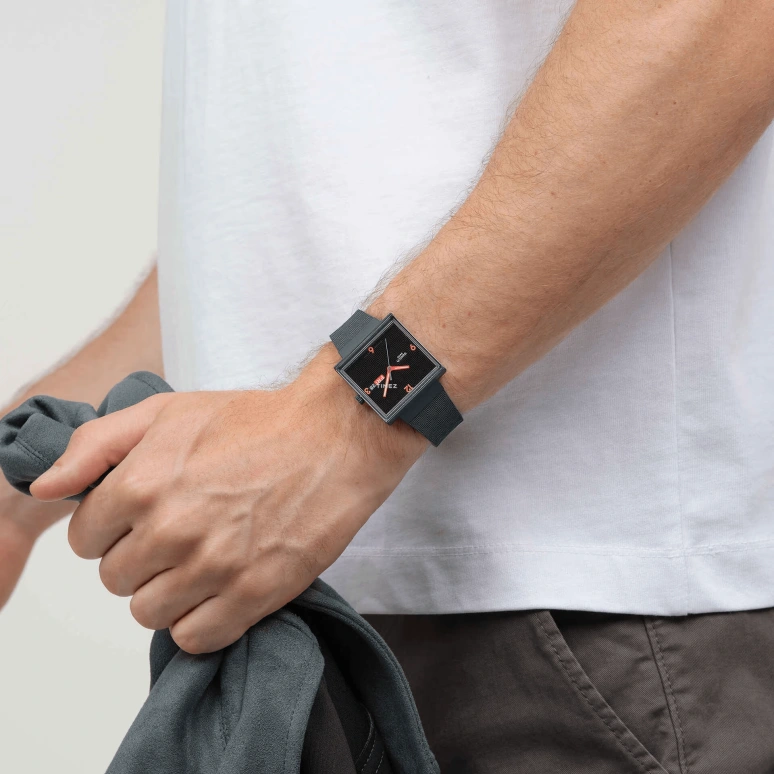 Swatch,Originals 41.80mm,41.80mm,Bioceramic,Black,Quartz,Date,Day,SO34M701