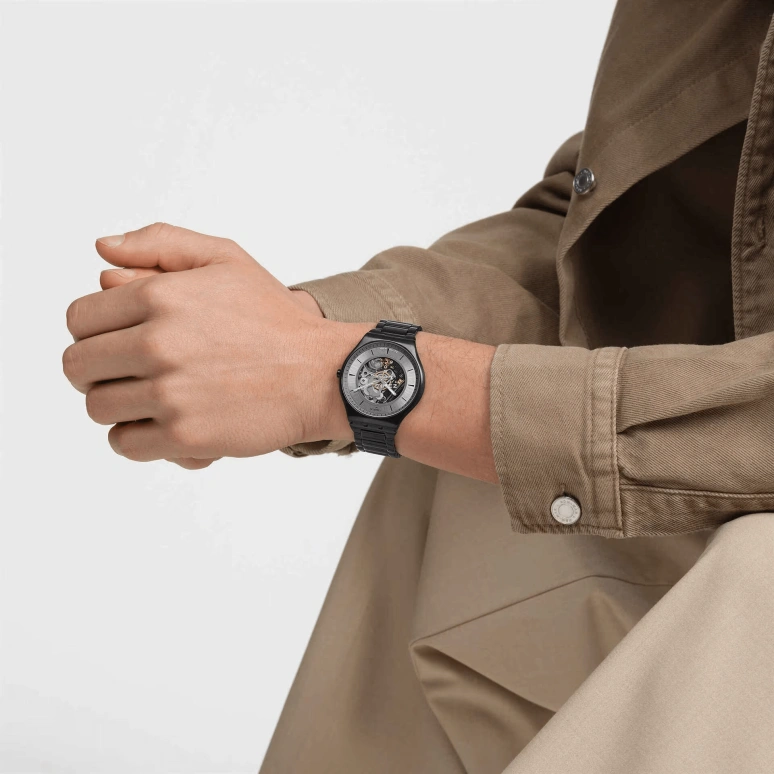 Swatch,Swatch Essentials 42mm,42mm,Stainless Steel,Grey,Skeleton,Quartz,Sapphire,Crystal Glass,Round,SS07B113G