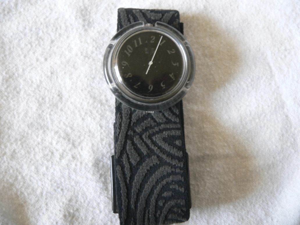 Swatch,Other 45mm,45mm,Plastic,Black,Quartz,Sapphire,Round,PWM102