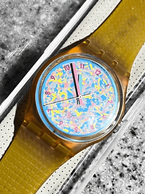Swatch,Other 34mm,34mm,Plastic,Multi-Color,Quartz,Sapphire,Crystal Glass,Tonneau,GP100