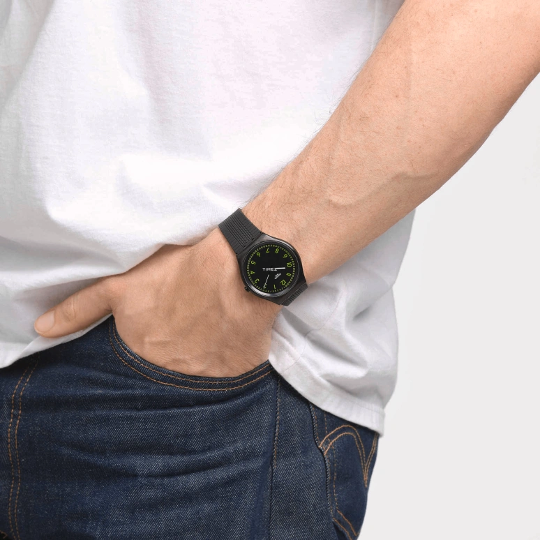 Swatch,Other 42mm,42mm,Stainless Steel,Black,Quartz,Sapphire,Crystal Glass,Round,SS07B108