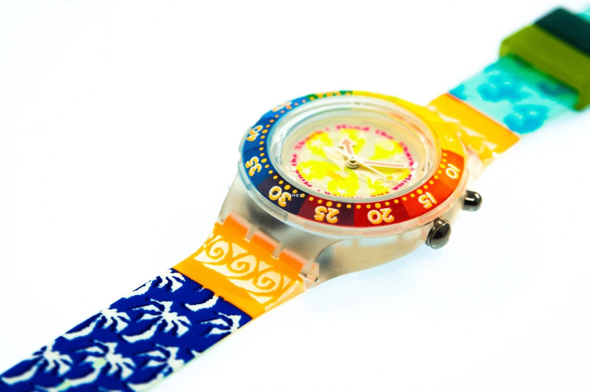 Swatch,Other 38mm,38mm,Plastic,White,Quartz,Sapphire,Tonneau,SDK902