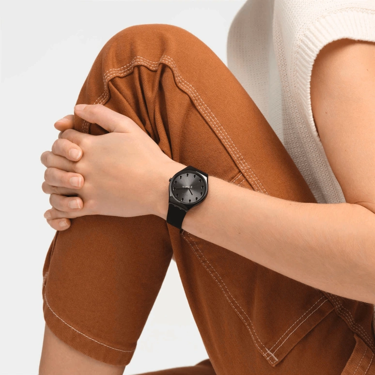 Swatch,Other 38mm,38mm,Stainless Steel,Black,Quartz,Sapphire,Crystal Glass,Round,SYXB106