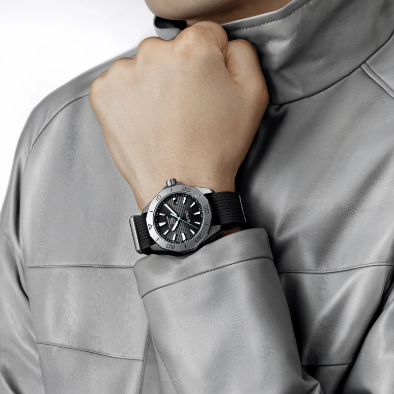 TAG Heuer,Aquaracer 40mm,40mm,Titanium,Black,Quartz,Day,Solar Charging,WBP1180,WBP1180.FN8027