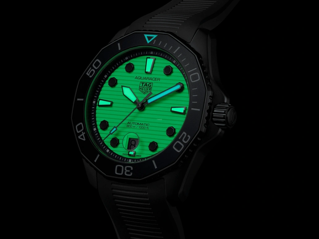 TAG Heuer,Aquaracer 43mm,43mm,Ceramic,Stainless Steel,Black,Luminous,White,Automatic,Chronograph,Date,WBP201D,WBP201D.FT6197