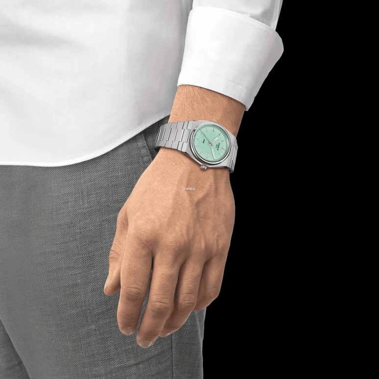 Tissot,T-Classic 39.50mm,39.50mm,Stainless Steel,Stainless Steel,Green,Quartz,Day,Sapphire,Crystal Glass,T137,T137.410.11.091.01