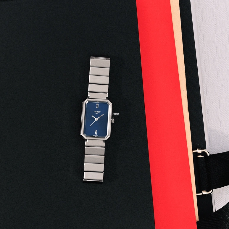 Tissot,Bellissima 30x21.80mm,30x21.80mm,Stainless Steel,Blue,Quartz,Sapphire,Crystal Glass,Rectangular,T160,T160.110.11.043.00