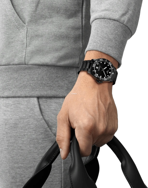 Tissot,Seastar 40mm,40mm,Stainless Steel,Black,Quartz,Day,Sapphire,Crystal Glass,T120,T120.410.33.051.00