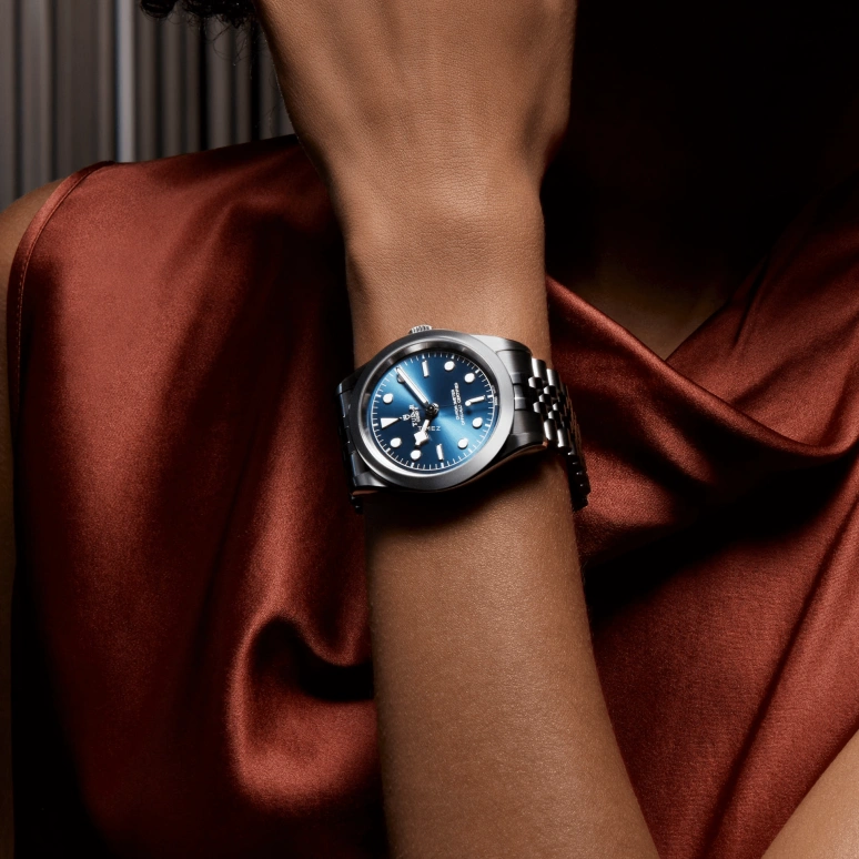 Tudor,Black Bay 39mm,39mm,Stainless Steel,Blue,Automatic,70hours,In-house Caliber,79660,79660-0002
