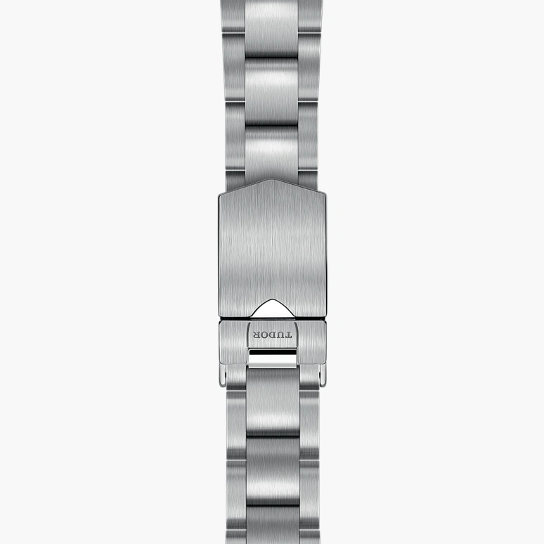 Tudor,Black Bay 31-36-39-41 32mm,32mm,Stainless Steel,Silver,Automatic,42hours,In-house Caliber,79580,79580-0007