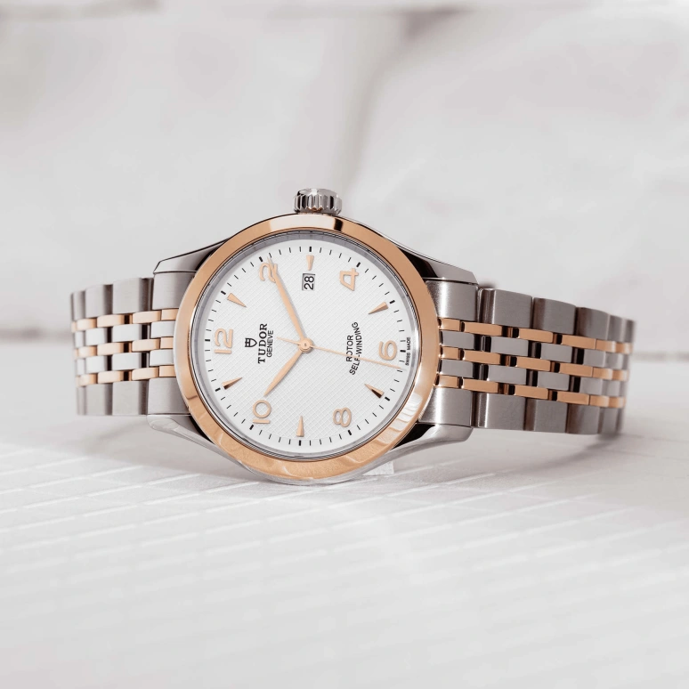 Tudor,1926 28mm,28mm,Rose Gold,Stainless Steel,White,Automatic,Day,38hours,91351,91351-0009