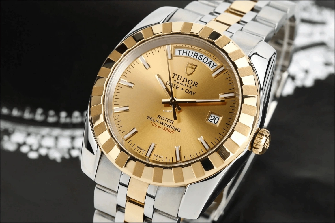 Tudor,Classic 41mm,41mm,Stainless Steel,White,Champagne,Automatic,Date,Day,23013,23013-0023