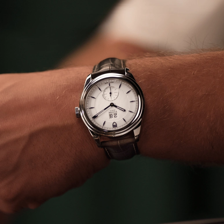 Tudor,Glamour 42mm,42mm,Stainless Steel,Silver,Automatic,Big Date,70hours,57100,57100-0016