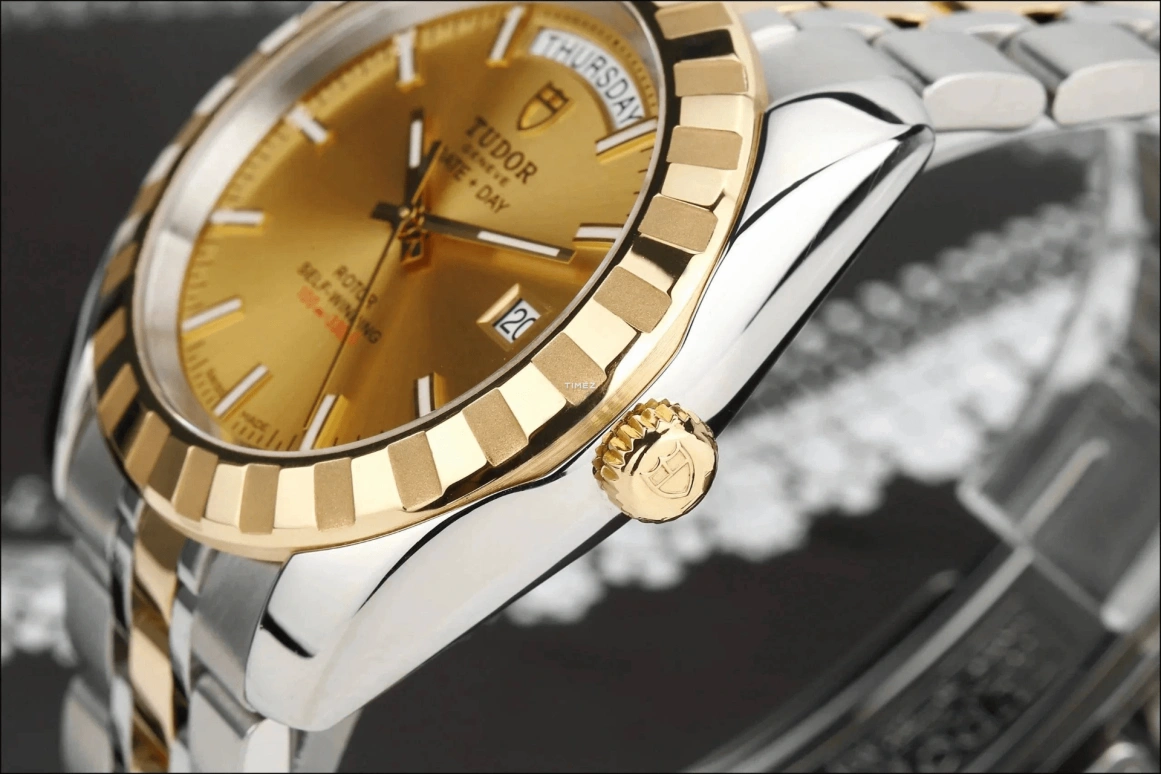 Tudor,Classic 41mm,41mm,Stainless Steel,White,Champagne,Automatic,Date,Day,23013,23013-0023