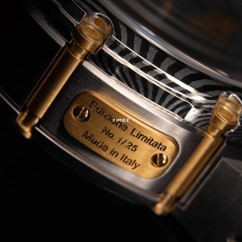 U-Boat,Chimera 46mm,46mm,Stainless Steel,Yellow Gold,Black,Automatic,Day,Sapphire,Crystal Glass,2535