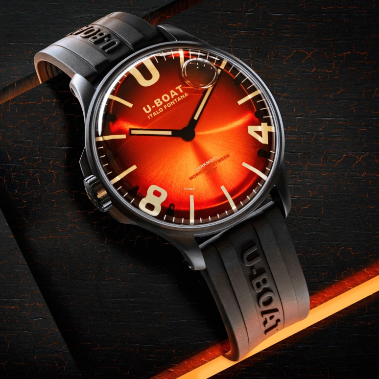 U-Boat,Darkmoon 44.80mm,44.80mm,Stainless Steel,Red,Black,Quartz,Sapphire,Round,8697,8697/B