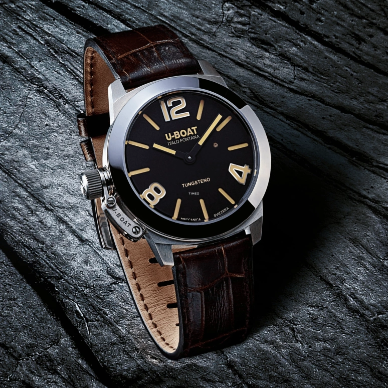 U-Boat,Classico 40mm,40mm,Stainless Steel,Black,Beige,Handwound,Sapphire,Crystal Glass,Silver,9002
