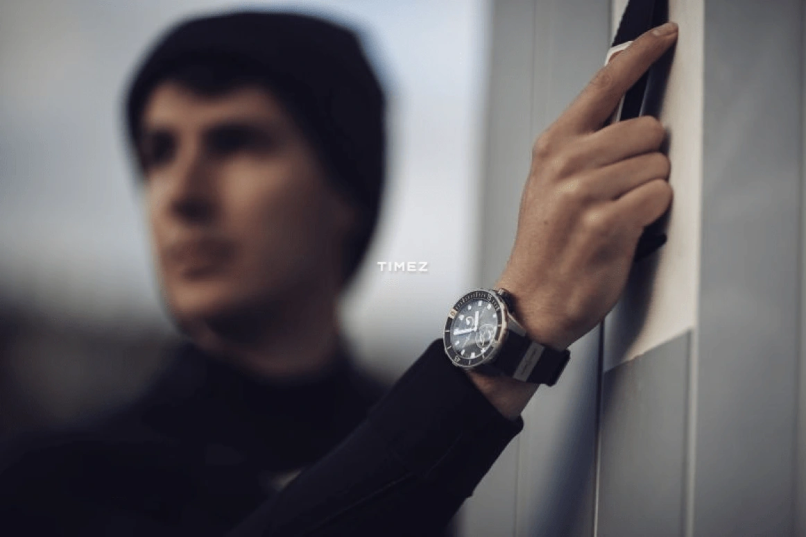 Ulysse Nardin,Diver 44mm,44mm,Titanium,Blue,Automatic,Day,Power Reserve Indicator,Anti-magnetic,1183,1183-170LE-3A-BEAU/3A