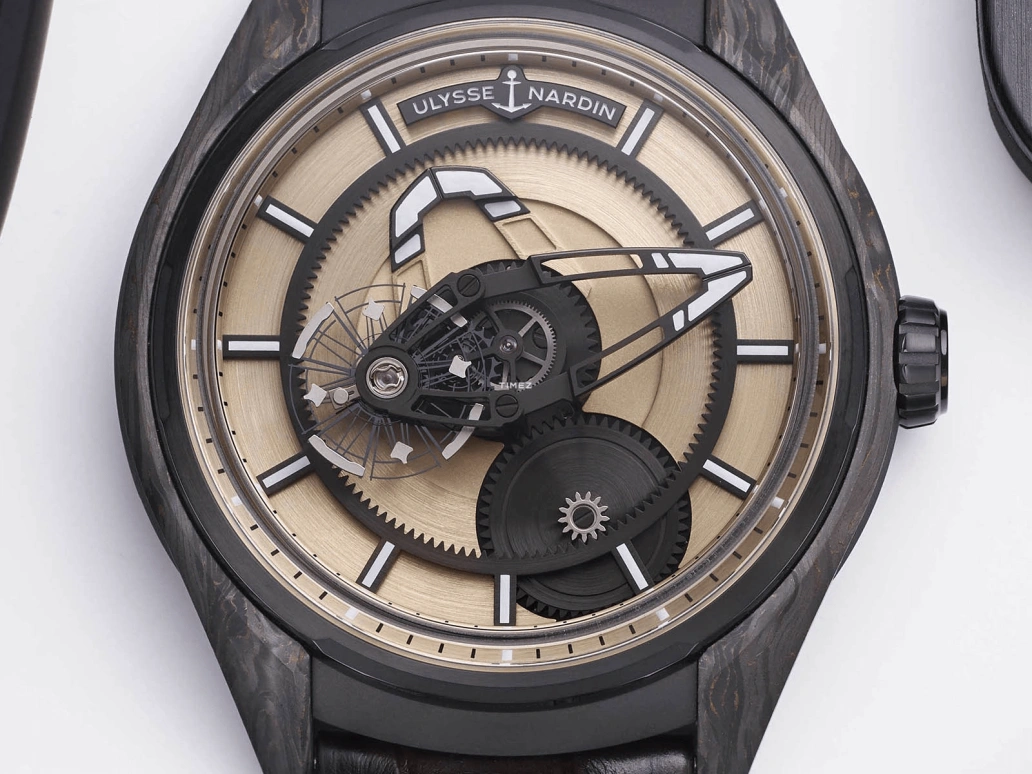 Ulysse Nardin,Freak 43mm,43mm,Carbon,Champagne,Automatic,72hours,In-house Caliber,2303,2303-270LE/CARB-GOLD
