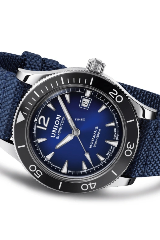 UNION,NORAMIS 42mm,42mm,Stainless Steel,Stainless Steel,Gradient,Blue,Automatic,Day,Sapphire,Crystal Glass,D012,D012.907.11.047.00