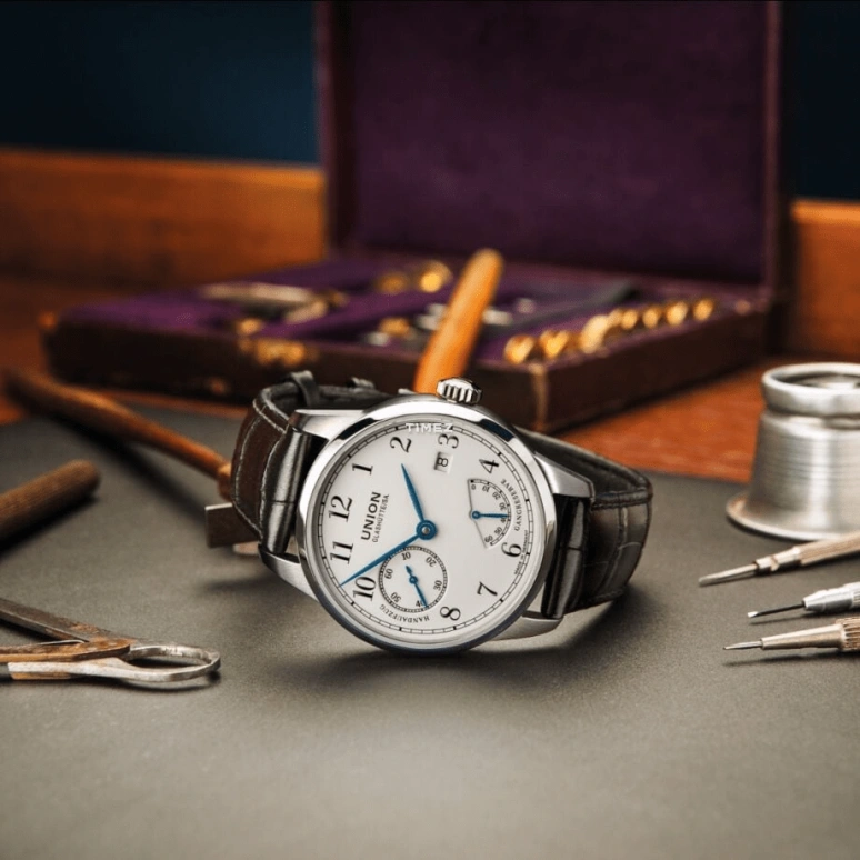 UNION,1893 41mm,41mm,Stainless Steel,Stainless Steel,White,Handwound,Day,Power Reserve Indicator,D007,D007.456.16.017.00