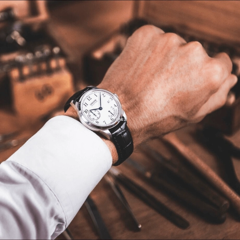UNION,1893 41mm,41mm,Stainless Steel,Stainless Steel,White,Handwound,Day,Power Reserve Indicator,D007,D007.456.16.017.00